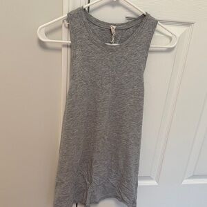 lululemon athletica Heather Gray Muscle Tank w/ Open Back- SIZE 6!